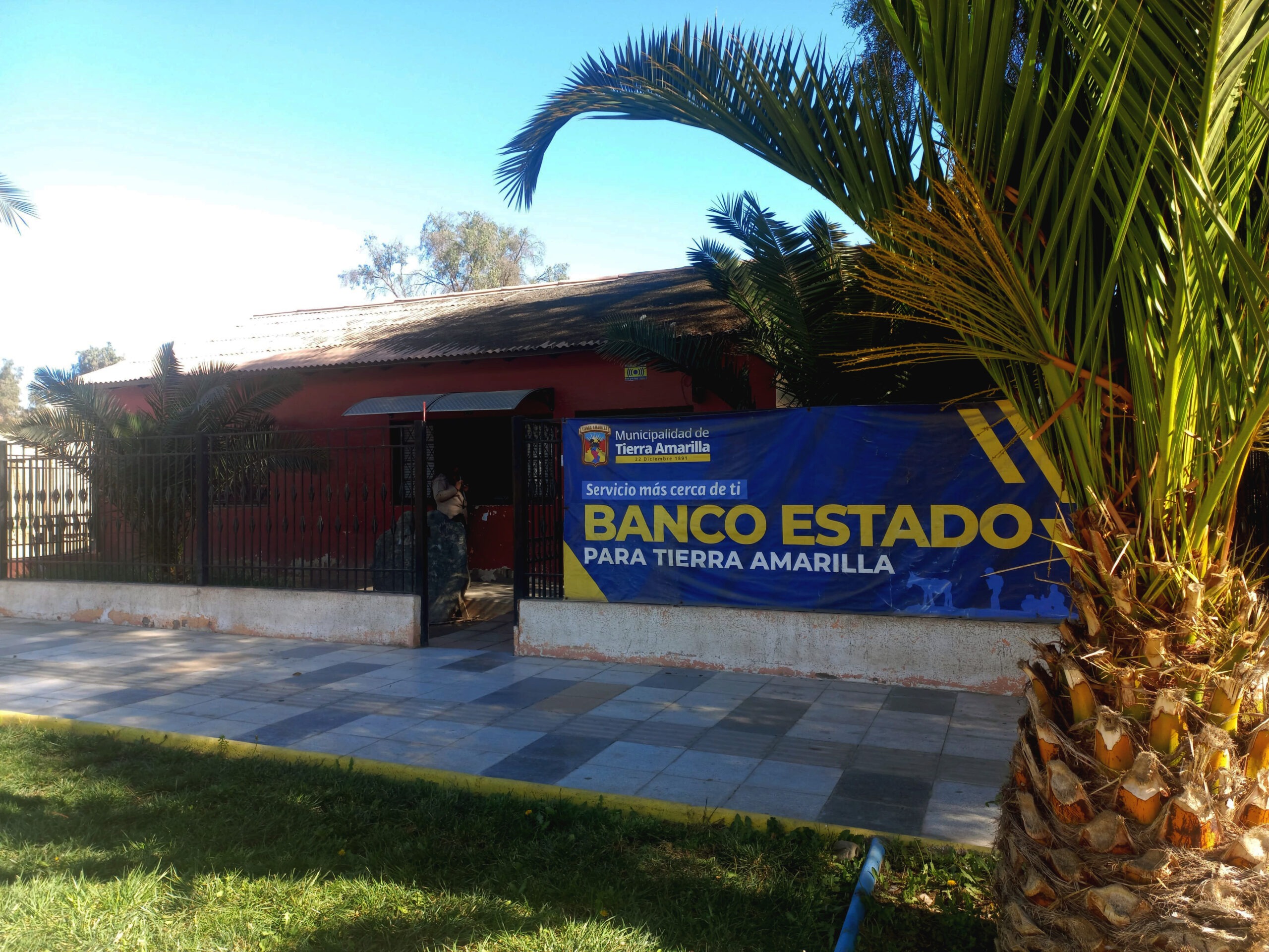 Municipio entrega a comodato la ex biblioteca  para la construcción del primer Sucursal Banco Estado en Tierra Amarilla